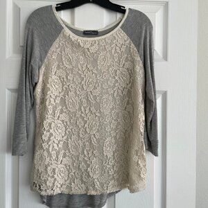 Market & Spruce Bernadette Lace Overlay Raglan Top Gray Size Small Women's Top
